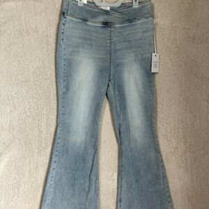 Risen Jeans Flared Denim Plus Sz XL Light Wash Pull On NWT